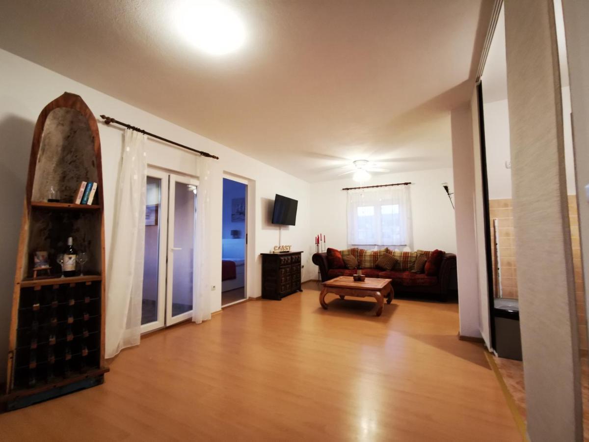 Villa Mala Vala #1 - Seeview - 80 Qm - 2 Sz - 4 Pers Trogir Exterior foto